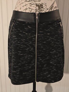 Chic Rock & Republic Mini Skirt – Faux Leather Waist, Silver Zip Details (S)